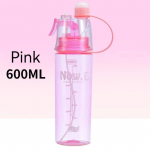 600 ml pihustatav k&uuml;lmaveepudel sublimatsiooniuduga veepudel korduvkasutatav spordisaali plastpudel suvepihustusega 600ML