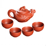 Hiina teekomplekt &ndash; k&auml;sit&ouml;&ouml;na valminud teekannide ja tasside kollektsioon kodurituaalideks punane