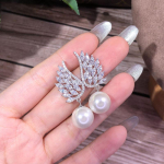 BELLA BOX Kuum uus imitatsioon smaragd turmaliin p&auml;rl t&auml;is teemant k&otilde;rvar&otilde;ngad printsess kandiline k&otilde;rvar&otilde;ngad k&otilde;rvar&otilde;ngad ehted earrings valge