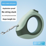 Koera kerge &uuml;mmargune lemmiklooma automaatne jalutusrihm plahvatusvastane kiirustamine &uuml;he kl&otilde;psuga pidurdamine teleskoop jalutuskoera k&ouml;is