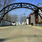 Euroopa sepistatud rauast kaarega lillealus roniroosidele aedades