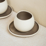Minimalistlik stiil tassi ja alustassi komplekt Loov muna-kujuline kohvitass Keraamiline sangata tassi ja alustassi komplekt Kodune teetass dim sum'i alustass 400ml
