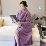 Hommikumantleid ja sametit saab kanda, m&auml;hkida, need ei tekita ebemeid, on kiiresti kuivavad vannir&auml;tikud, &ouml;&ouml;s&auml;rk, hea veeimavus, paksendatud talvel XXL helelilla v&auml;rv