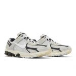 Nike Air Zoom Vomero 5 Supersonic FN7649-110 EU 41 must/valge