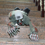 Hirmutav Halloween kiilakas roomav zombi animeeritud kummitusmaja kodu baar &ouml;&ouml;klubi peo dekoratsioon rekvisiit