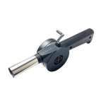 Kerge k&auml;eshoitav &otilde;hupuhur K&auml;sitsi juhitav grillventilaator, mida on lihtne kaasas kanda ilma akude v&otilde;i toiteallikata matkas toiduvalmistamiseks