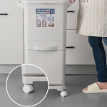 2 kihiline klassifikatsioon pr&uuml;gikast k&ouml;&ouml;k plastikust pr&uuml;gikast niiske ja kuiva nupuvajutusega ringlussev&otilde;tuga virnastatud sorteerimispr&uuml;gikast 1 lip gray