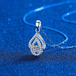 D v&auml;rv 4mm 0,3CT 100% ehtne moissanite kaelakee naistele pulma&otilde;&otilde;nes disain s&auml;delev veetilga ripats S925 h&otilde;bedane Total 0.3ct