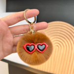 Armas ehtne saarma j&auml;nese karusnahast v&auml;ike karusnahast palli auto v&otilde;tmehoidja ripats v&auml;rvi Palus palli koolikoti kott kaunistus s&uuml;nnip&auml;eva kingitus