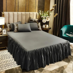 1 tk &uuml;hev&auml;rviline voodiseelik, volangidega voodiseelikukate, magamistoa voodikate, voodiseelik, libisemiskindel madratsikate, voodilina/ voodikate 1PC180cmx200cm