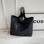 Naiste suure mahutavusega kandekott kirjapildiga &otilde;lakott k&auml;ekott naiste kaenlaalune kott hall