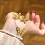 Kerge luksuslik kullast imemisega liblikas aia kaelakee Super Fairy Butterfly k&auml;ev&otilde;ru, kollase teemandiga k&otilde;rvar&otilde;ngad, s&auml;rav liblika komplekt