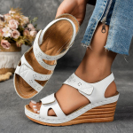 Naiste kiilkontsaga sandaalid, suure suurusega paksu tallaga naiste sandaalid 42 valge