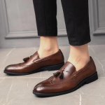 Moodsad meeste Briti Oxfordi kingad Meeste h&auml;rrasmehe PU-nahast jalatsid Zapatos Hombre Lamedad Tasselitega Meeste Mokassiinid Suurused 38-48 Meeste 38