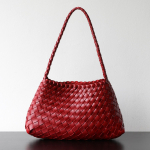 Xiaomin kerge luksuslik k&auml;sitsi kootud kott &uuml;lemine kiht veisenahk retro stiil k&ouml;&ouml;giviljadega pargitud nahk ehtne nahk k&auml;eshoitav kaenlakott 32x11x19cm veinipunane v&auml;rv