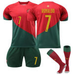 (RONALDO 7/punane, Lapsed)Portugal kodus ja v&otilde;&otilde;rsil MM-i jalgpallis&auml;rk koos sokkidega