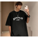 Meeste T-s&auml;rgid Graafilise tr&uuml;kiga kirjaga Moebr&auml;ndi t-s&auml;rgid meestele &uuml;lisuured t-s&auml;rgid Meeste r&otilde;ivad Vabaaja T-s&auml;rgid Meeste Suvine Korea Retro M must