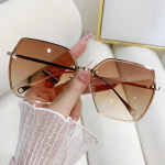 Naiste vintage p&auml;ikeseprillid Uus trend Suur raam &Uuml;leminekuga v&auml;rv Mitmek&uuml;lgsed prillid Damskie Lentes De Sol Mujer Gafas other