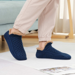 Meeste s&uuml;gistalv kodu liimitud libisemisvastased sokid p&otilde;randa sokid siseruumides pehme p&otilde;hjaga libisemisvastased soojad sokid 40-44