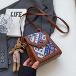 Premium tunnetusega etnilise stiili messenger mobiiltelefoni kott naiste s&uuml;gis uus &otilde;lakott v&auml;ike ruudukujuline kott moekas mitmek&uuml;lgne vahetuskott