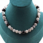 Pierres et Min&eacute;raux. Collier perles Quartz rutile noir 8 mm + Agate noire 10 mm. Chaine en Collier femmes, hommes. Taille personnal