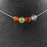 Pierres et Min&eacute;raux. Collier 4 perles Agate multicolore 8 mm. Chaine en acier inoxydable Collier femmes, hommes. Taille personnalis mitmev&auml;rviline