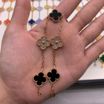 Boutique Neljak&auml;pa Ristikheina Viie &Otilde;iega K&auml;ev&otilde;ru 18K Kerge Luksus Ins Disain Mood Peen Mitmek&uuml;lgne Meeste ja Naiste Mudelid K&auml;ev&otilde;ru Boutique Bracelet