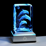 Populaarne kingitus ja ideaalne pulmadeks ja K9 kristallist delfiin LED valgusbaas USB-ga naistele, abikaasadele, t&uuml;druks&otilde;pradele, abikaasadele, s&uuml;nnip&auml;evadeks,