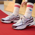 Nike Wmns Initiator 'White Burgundy Crush' 36