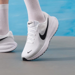 Nike Meeste Revolution 7/24 Jooksukingad HJ9198-101 US 10.5 (M)