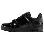 LOUIS VUITTON Treeningskoed Nahk, Lakknahk Madalad Rula Kingad Meeste Must 1AJ029 39 must
