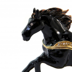 Les Tr&eacute;sors De Lily [P5734] - 'Cheval Noir' mustast kullast ehtekarp - 12. 5x8. 5x4cm valge
