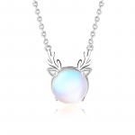 Algne kuukivi kaelakee, naissoost 925 h&otilde;bedane kogu tee Hirvel on teie uus j&otilde;uluvana p&otilde;drakomplekt, keti ehted