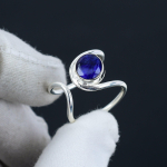 Sinise Safiiriga Reguleeritav 925 Sterling H&otilde;bedast S&otilde;rmus - Sobib USA suurustele 6 kuni 10 - K&auml;sitsi Valmistatud Boho Ehted Naistele ja Meestele, Valentinip&auml;eva Kingitused Adjustable sinine