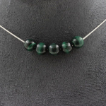 Pierres et Min&eacute;raux. Collier 5 perles Malachite du Congo qualit&eacute; 7A 8 mm. Chaine en acier Collier femmes, hommes. Taille personnali