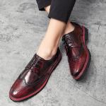 Meeste &auml;ri suur suurus nahkkingad Briti retro lilleplokk v&auml;ikesed nahkkingad meeste trend nahkkingad 46 kuld