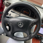 K&auml;sitsi &otilde;mmeldav libisemisvastane kunstnahast punutud auto roolikatete kate Mercedes Benz W203 C-klass 2001-2007 jaoks Auto tarvikud Black Thread
