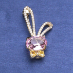 Blucome Cartoon Sweet Cute Inkrusteeritud kunstlik kollane ja valge kristall suurk&otilde;rvaline j&auml;nes pross looma v&auml;ike pin roosa