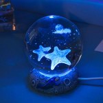 3D-kristallkuuli &ouml;&ouml;valgustid helendavad merimeduusid, astronaut USB-toiteallikad, soe voodivalgusti j&otilde;ululatern lastele kingituseks
