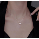 S925 h&otilde;bedane naturaalne mageveep&auml;rliga ripats kaelakee, naiselik temperament Kerge luksuslik ni&scaron;i rangluukett 925