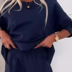 2 tk/komplekt Naiste &uuml;lemised p&uuml;ksid, &uuml;likond, &uuml;mmargune kaelus, pikad varrukad, &uuml;hev&auml;rvilised keskmise pikkusega dressipluus, elastne v&ouml;&ouml;kohaga p&uuml;ksid igap&auml;evaseks kandmiseks spordiriietus spordidress M valge