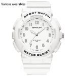 Noorte tudengite v&auml;ike, v&auml;rske elektrooniline k&auml;ekell Digitaalne moodne k&otilde;ik-&uuml;hes veekindel mees- ja nais&uuml;li&otilde;pilaskell