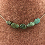 Pierres et Min&eacute;raux. Collier 5 perles Turquoise Africaine d'Afrique Chaine en acier Collier femmes, hommes. Taille personnalisable.