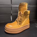 K&auml;sitsi valmistatud ehtsast nahast serpetiinne vabaaja k&otilde;rge s&auml;&auml;rega tossud unisex kingad &uuml;mara ninaga paeltega Ipeprs Geo-korv n&auml;gusad saapakingad 48