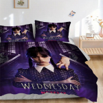 Wednesday Addamsi kost&uuml;&uuml;mi disainiga voodipesukomplekt Tekikate Kingitus magamistuppa, Sisaldab 1 tekikatet ja 2 padjap&uuml;&uuml;ri, Tekk ei kuulu komplektiB348 135x200cm