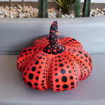 Yayoi Kusama Sama K&otilde;rvitsapadi Laine Punkt K&otilde;rvitsapadi Pehmem&auml;nguasi Padi Halloween Kodu Diivani Kaunistus M&auml;nguasjad 40cm