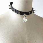 Gooti t&auml;hega ripats Rivet Choker naiste punk-nahast kaelaripatsiga seksikad ehted must