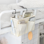 Uus hoiukorvi rippuv korraldaja voodi kaugjuhtimispuldiga raamatuhoidja &uuml;hiselamu hoiukotihoidja konksvooditaskuga solid white