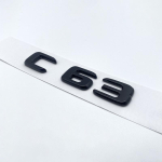 L&auml;ikivmust t&auml;htedega numbrite embleem C63 C63s V8Biturbo Mercedes Benz AMG auto poritiiba pakiruumi tagumine C205 S205 W205 logo glossy black black