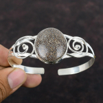 Dinosauruseluu Mansetk&auml;ev&otilde;ru Kivist K&auml;sit&ouml;&ouml;na Valmistatud Bangle 925 Sterling H&otilde;bedast K&auml;ev&otilde;ru Reguleeritav Mansettbangle Pulmapeo Kingitused Tervendav Kivi Adjustable
